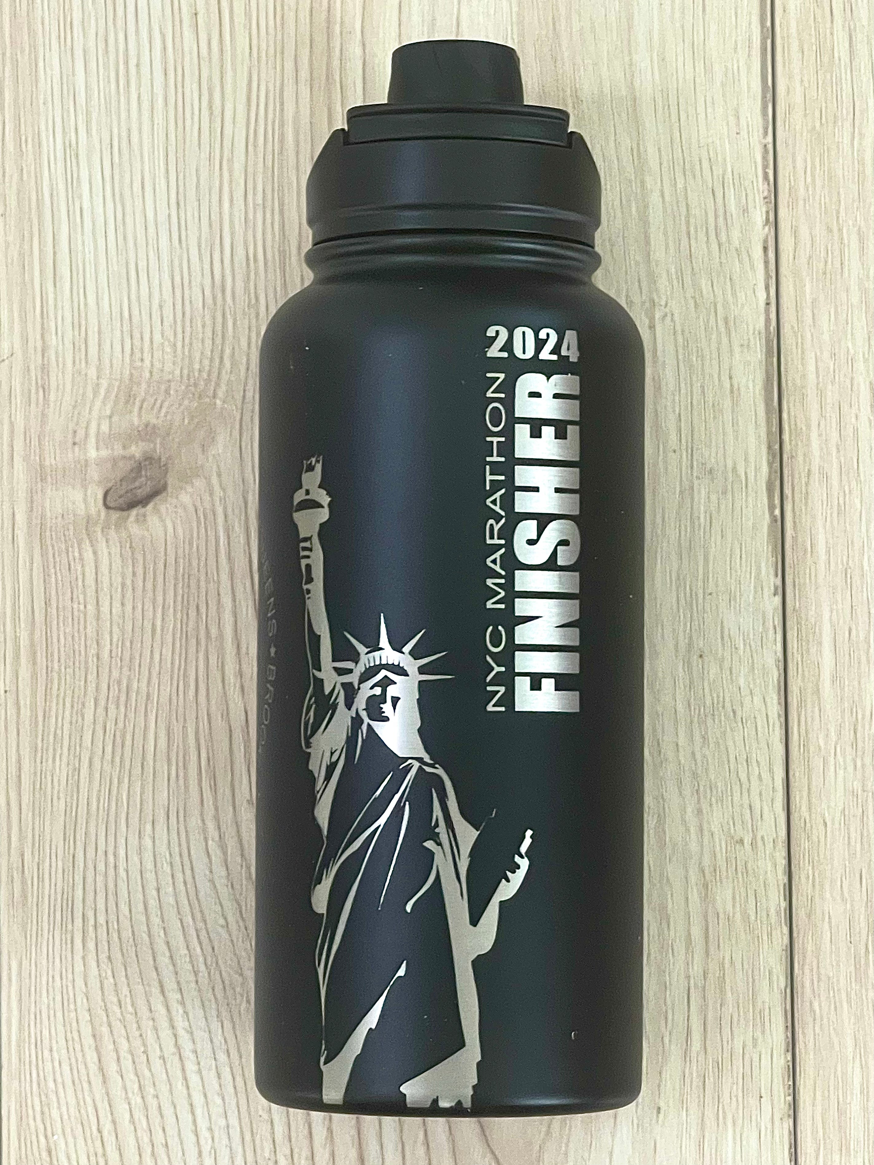 NYC Marathon Finisher Water Bottle – 32oz